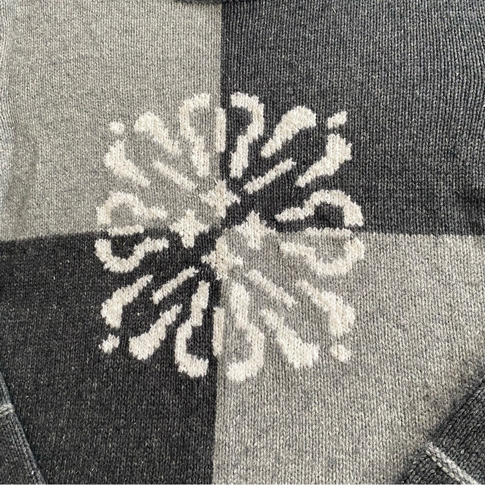 Gray Patterned Grandpa Sweater - image 4